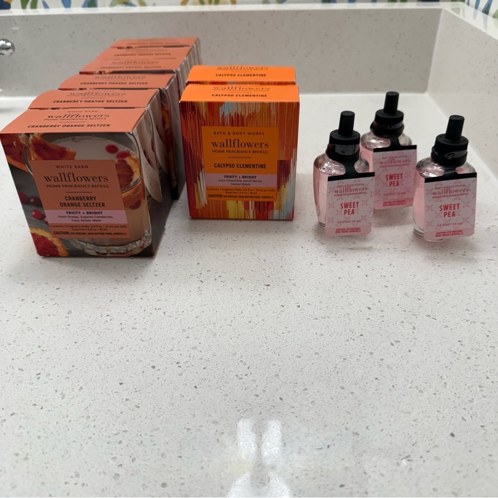 19 Bath & Body Works Wallflower refills